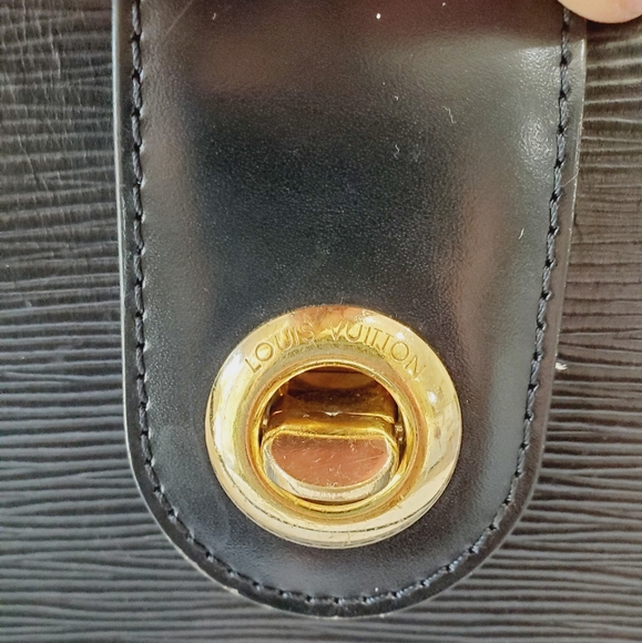 Black Epi Louis Vuitton Purse - Picture 3 of 17